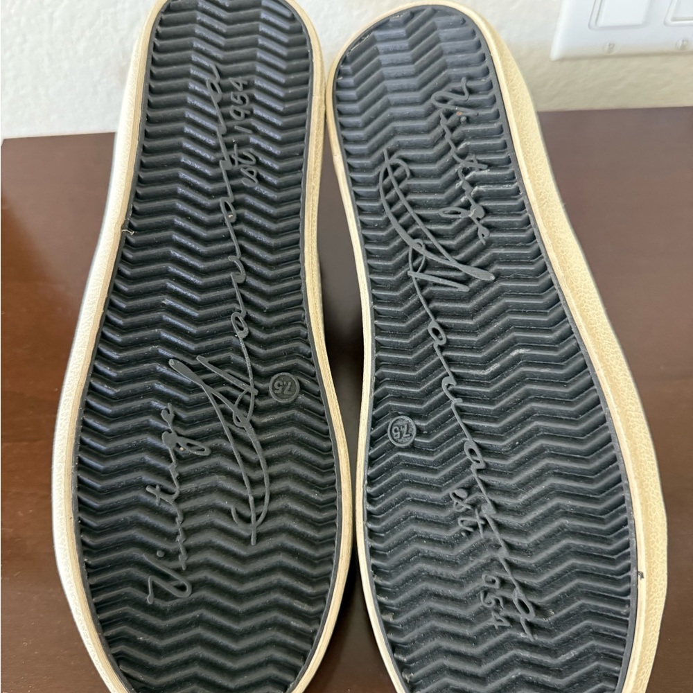 Vintage Havana Sneakers - Picture 5 of 6